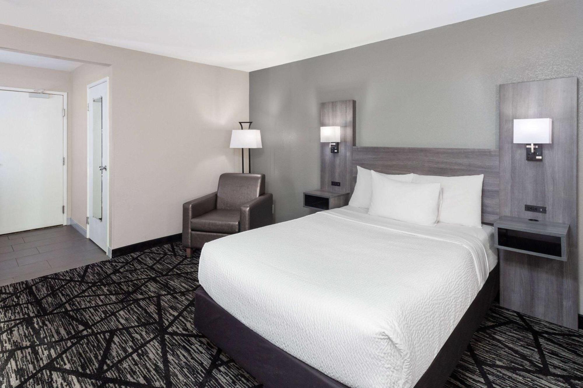 La Quinta Inn By Wyndham Cleveland Independence Exterior foto